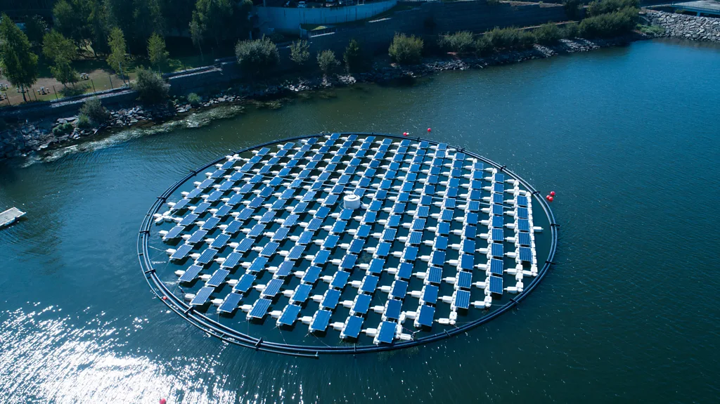 floating solar panel