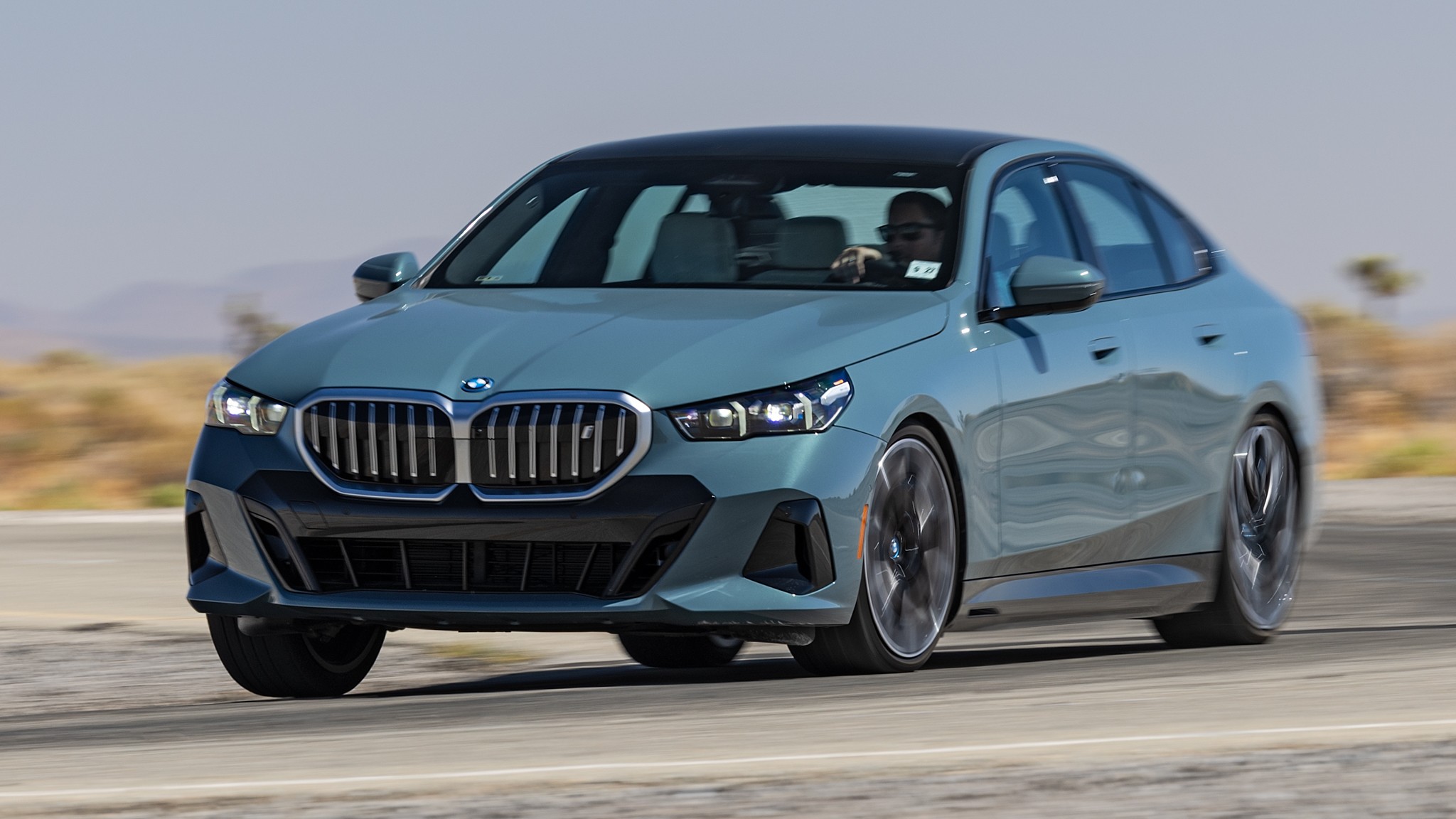 BMW i5 eDrive40 (2025): The Efficient Business Class Sedan